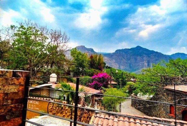 Hotel Casa Maximiliano Tepoztlán Exterior photo